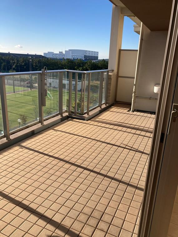 プラウド新浦安パームコートＣ棟のバルコニー