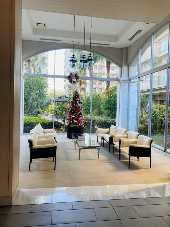 プラウド新浦安パームコートＣ棟のロビー