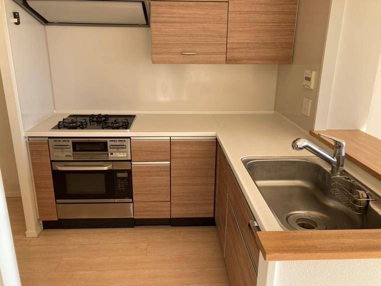 プラウド新浦安パームコートＣ棟のキッチン