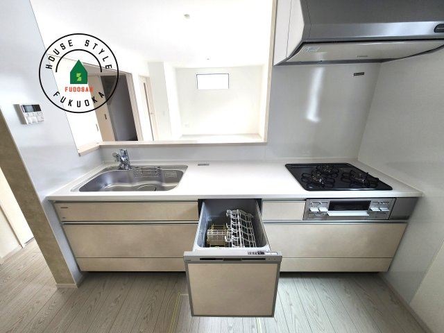 N・大野城市山田2丁目第1-2棟（1号棟）の内観：施工例|キッチン。グリル・食器洗い乾燥機・浄水器も完備。