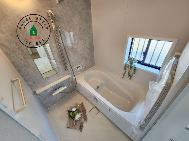 福岡市東区土井4丁目第1-2棟（A号棟）の浴室|1日の疲れを癒してくれる広々バスルーム。雨の日のお洗濯にも大活躍な浴室乾燥機付です！