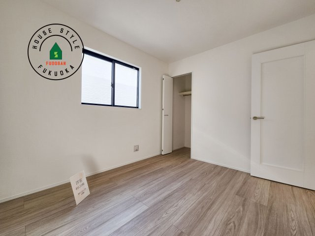 福岡市東区土井4丁目第1-2棟（A号棟）の子供部屋|穏やかな光が差し込む室内には、穏やかな時間が流れます。