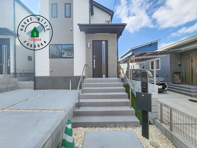 福岡市東区土井4丁目第1-2棟（A号棟）の玄関|おでかけの時も帰った時も、「我が家」を最初に感じでもらえる素敵な空間に。