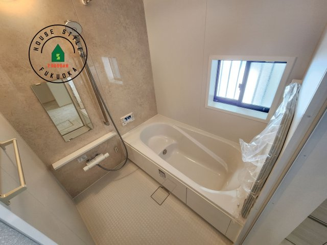 福岡市東区土井4丁目第1-2棟（B号棟）の浴室|1日の疲れを癒してくれる広々バスルーム。雨の日のお洗濯にも大活躍な浴室乾燥機付です！