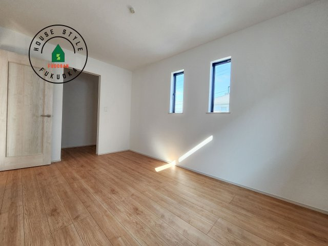 福岡市東区土井4丁目第1-2棟（B号棟）の寝室|主寝室には収納力に優れたクローゼットがありますので、お部屋もすっきり片付きます。