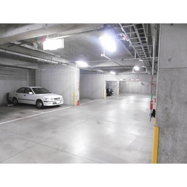 ヌーベルヴィラⅡの駐車場