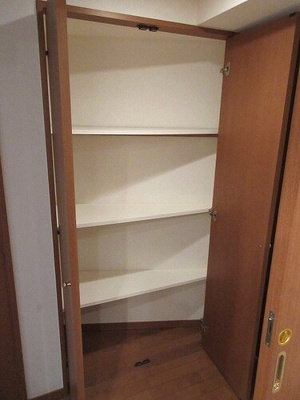 【収納】 | ライオンズステージ目黒本町 | クロゼット　※2022年3月撮影