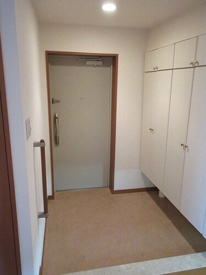 【玄関】 | ライオンズステージ目黒本町 | 玄関　※2022年3月撮影