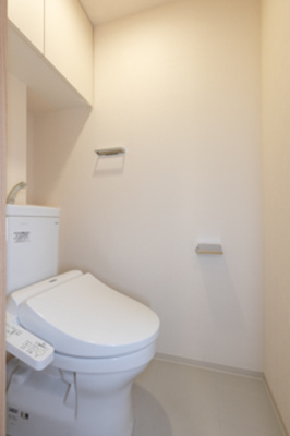 【トイレ】 | ジオエント大塚 | ※写真は同タイプ住戸です。