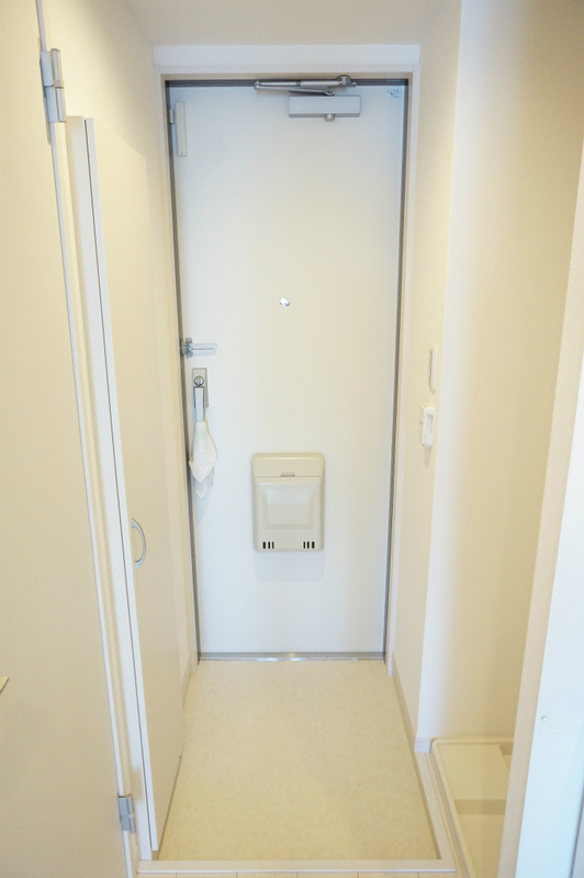 リブリ・THE BASEの玄関