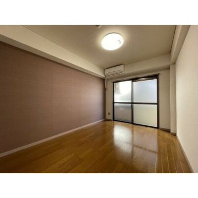 【居間・リビング】 | 芥川ロイヤルマンション