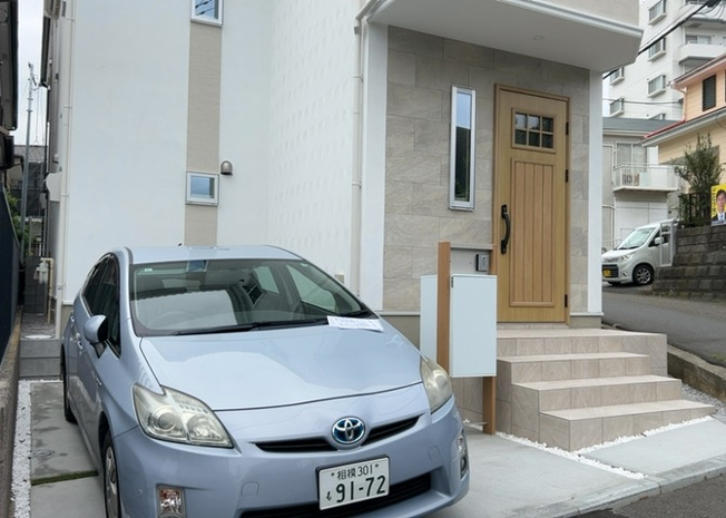 【駐車場】 | 駐車場と明記されていても、最小スペースでつくられた駐車場だと大型車は駐車できなかったり、出入りしにくくなったりする可能性があります。お車のサイズと購入したい物件の駐車場のサイズを現地で確認しましょう。