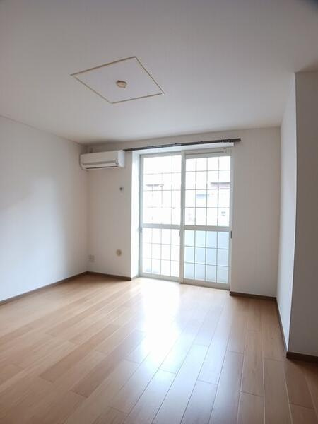 クレセント上乃木Ｂの居間・リビング