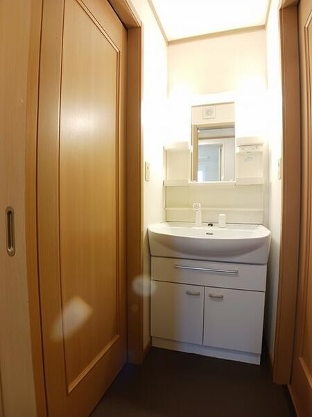 ヴィラ　クリヱートＡの洋室