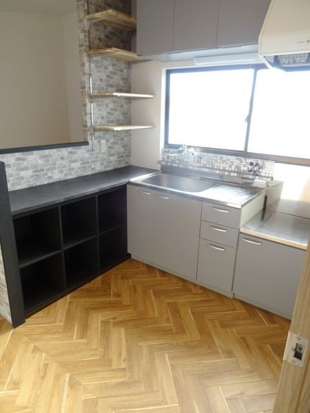 南恩加島6丁目貸家の居間・リビング|★リビングも広々★