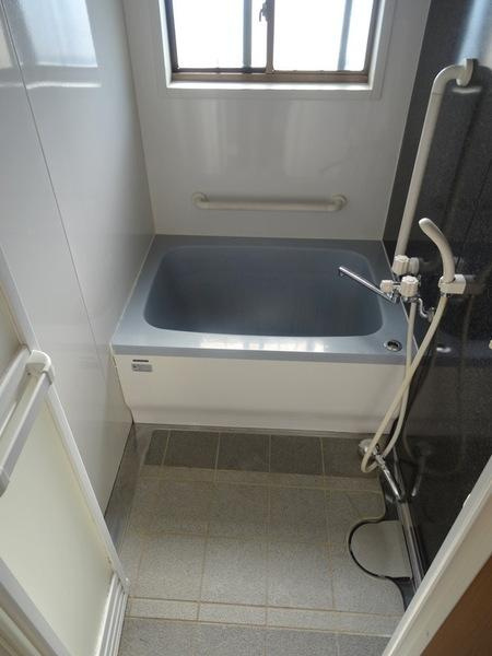 南恩加島6丁目貸家の浴室|★ゆったり浸かれます★