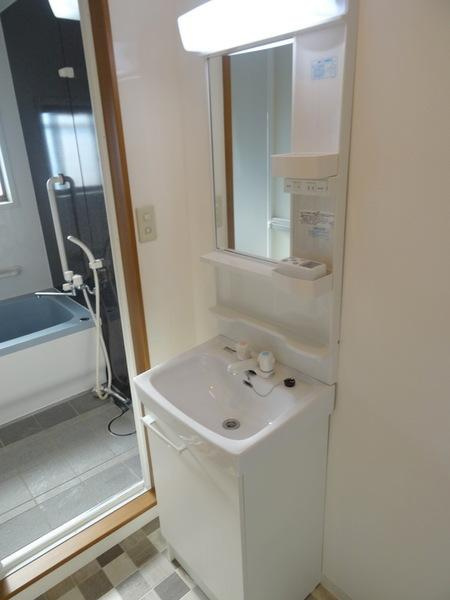 南恩加島6丁目貸家の洗面所|★独立洗面台完備★