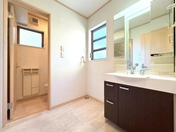 横浜市保土ケ谷区新桜ケ丘１丁目の中古一戸建の独立洗面台