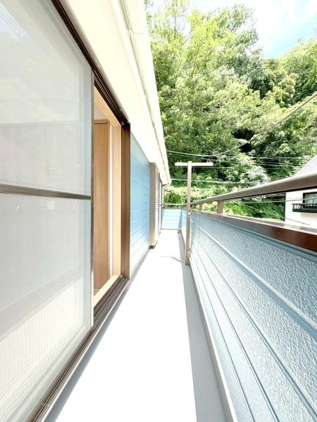 逗子市沼間３丁目の中古一戸建のバルコニー