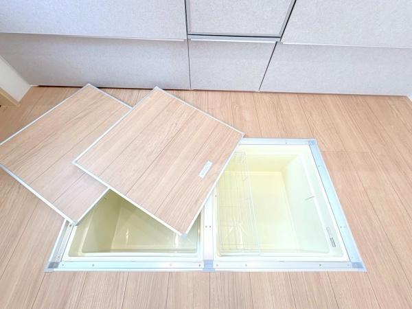 逗子市沼間３丁目の中古一戸建の収納