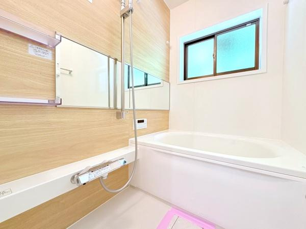 逗子市沼間３丁目の中古一戸建の浴室