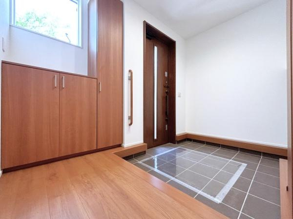 藤沢市辻堂東海岸２丁目の中古一戸建の玄関