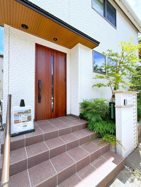 藤沢市辻堂東海岸２丁目の中古一戸建の玄関