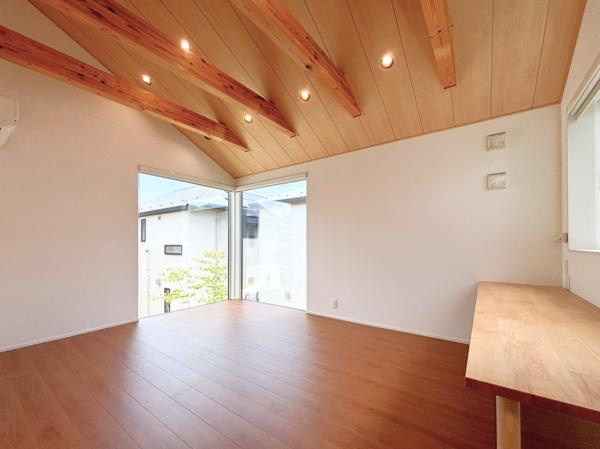 藤沢市辻堂東海岸２丁目の中古一戸建の居間・リビング