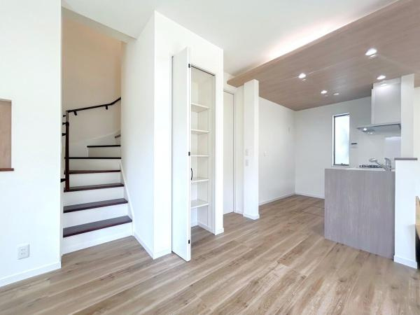 横須賀市鴨居１丁目の新築一戸建の居間・リビング