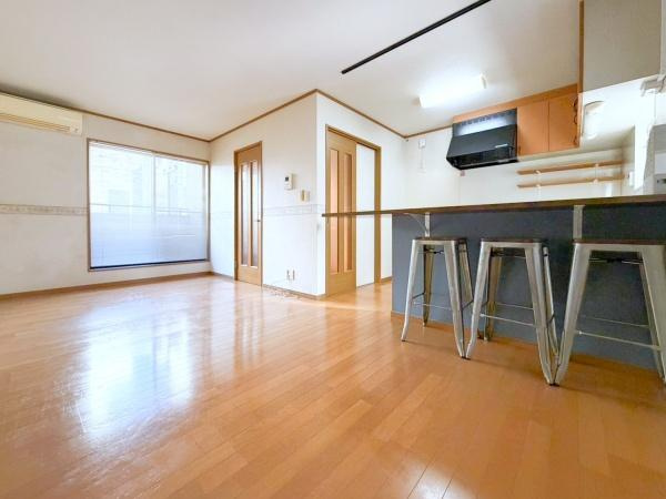 川崎市中原区井田１丁目の中古一戸建の居間・リビング