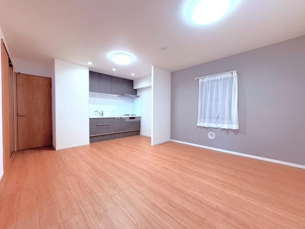 川崎市中原区井田中ノ町の中古一戸建の居間・リビング