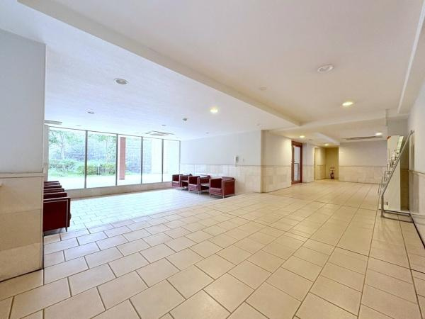 ファミールあざみ野スカーレットヒルズのエントランス