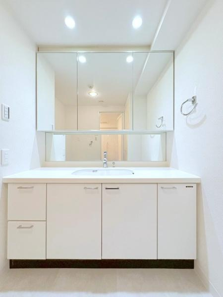 ファミールあざみ野スカーレットヒルズの独立洗面台