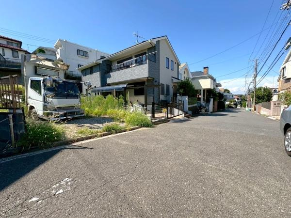 横浜市中区豆口台の売地の前面道路含む現地写真