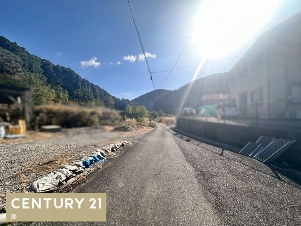 田辺市本宮町大居　土地の前面道路含む現地写真