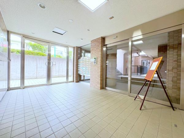 サングレイス鴨居サウスコートのエントランス