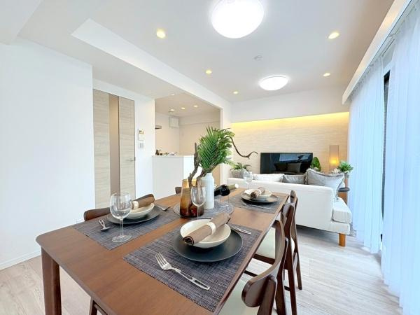 サングレイス鴨居サウスコートの居間・リビング