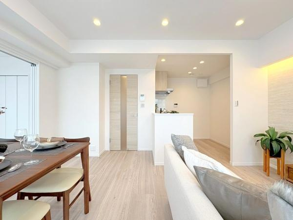 サングレイス鴨居サウスコートの居間・リビング