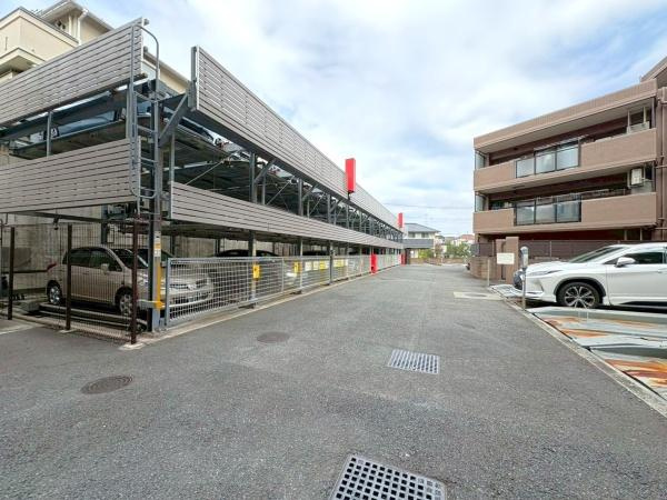 ナイスサンソレイユ横濱鶴ヶ峰の駐車場