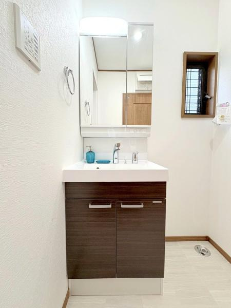 横浜市戸塚区前田町の中古一戸建の独立洗面台