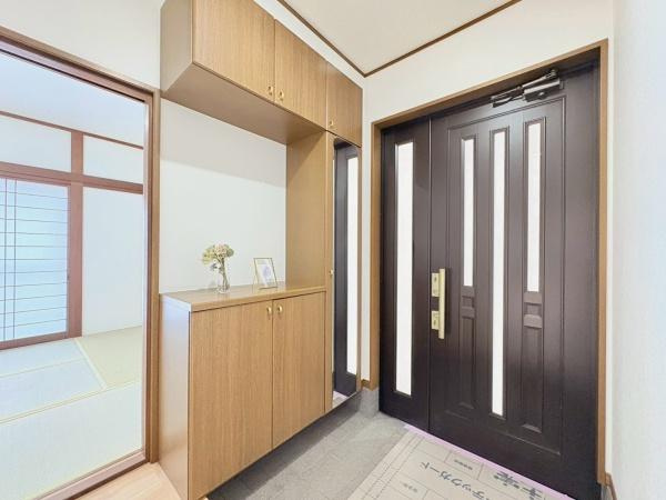 横浜市戸塚区前田町の中古一戸建の玄関