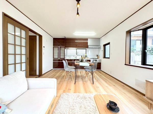 横浜市戸塚区前田町の中古一戸建の居間・リビング