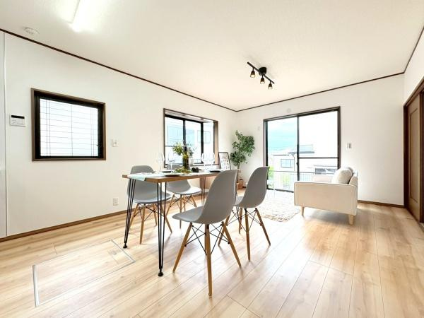 横浜市戸塚区前田町の中古一戸建の居間・リビング