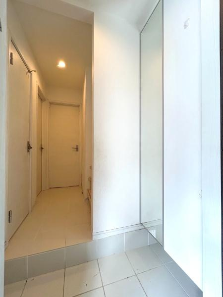 横浜市港南区港南６丁目の中古一戸建の玄関