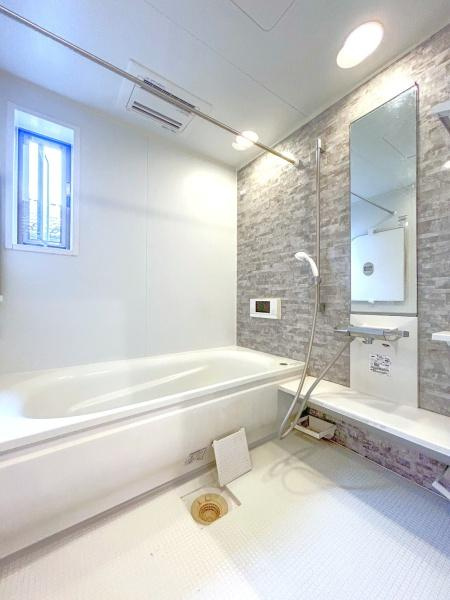 横浜市港南区港南６丁目の中古一戸建の浴室