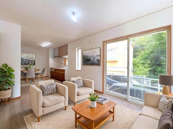 横浜市神奈川区松見町２丁目の中古一戸建の居間・リビング