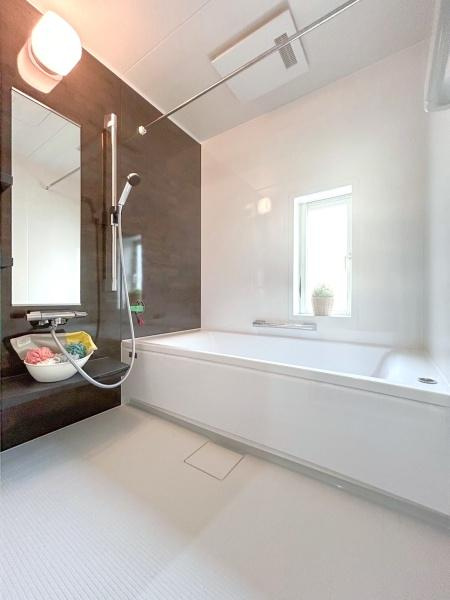 横浜市神奈川区松見町２丁目の中古一戸建の浴室