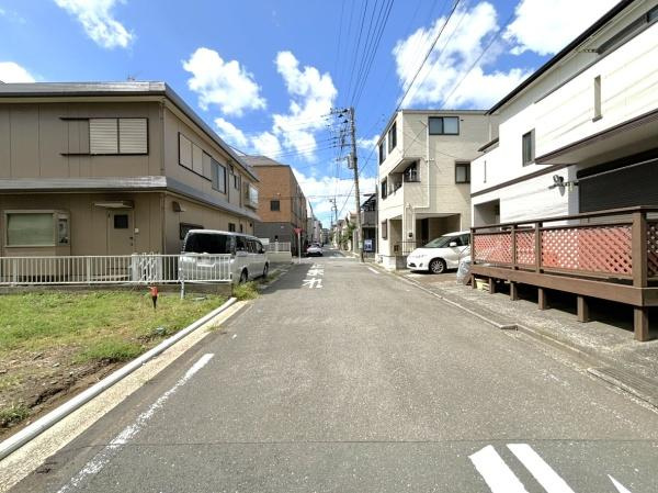 横浜市中区千代崎町２丁目の売地の前面道路含む現地写真