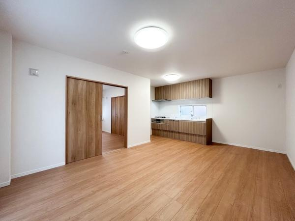 横浜市南区六ツ川１丁目の中古一戸建の居間・リビング