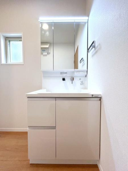 横浜市南区六ツ川１丁目の中古一戸建の独立洗面台